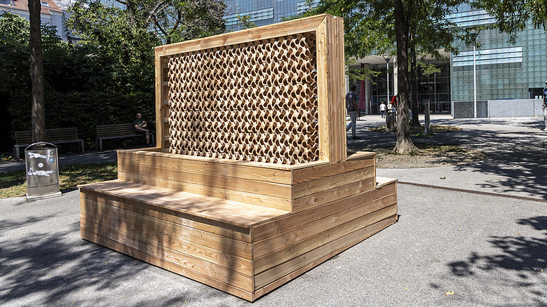 A demonstration wall made from porous 3D printed ceramic cooling cubes at TU Graz